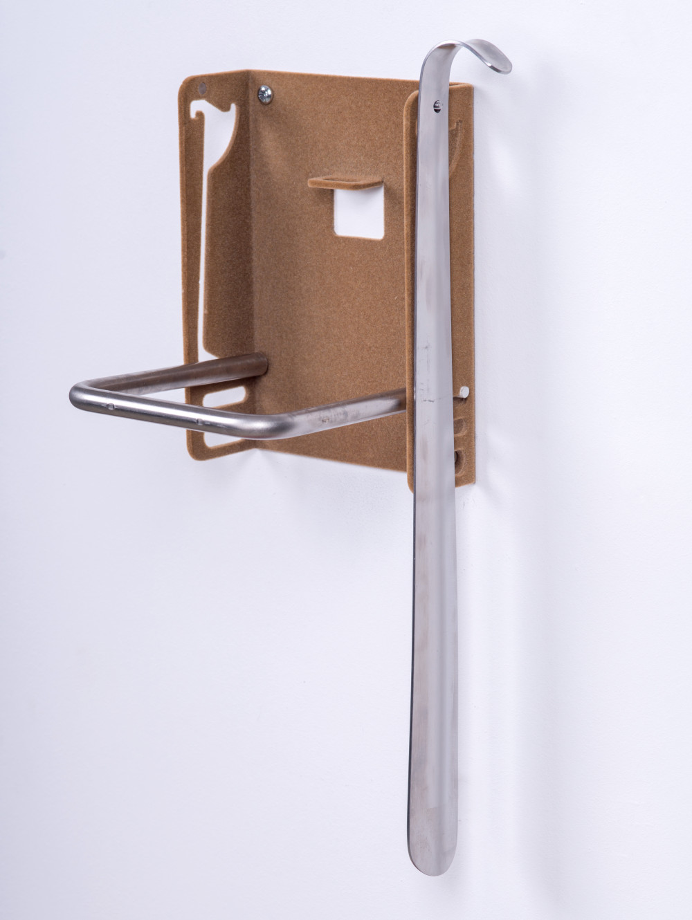 VILÁGOSBARNA SZÍNŰ FLOKKOLT (BÁRSONYOS) LÁBTARTÓ, BELSŐ CIPŐKANÁL TARTÓVAL